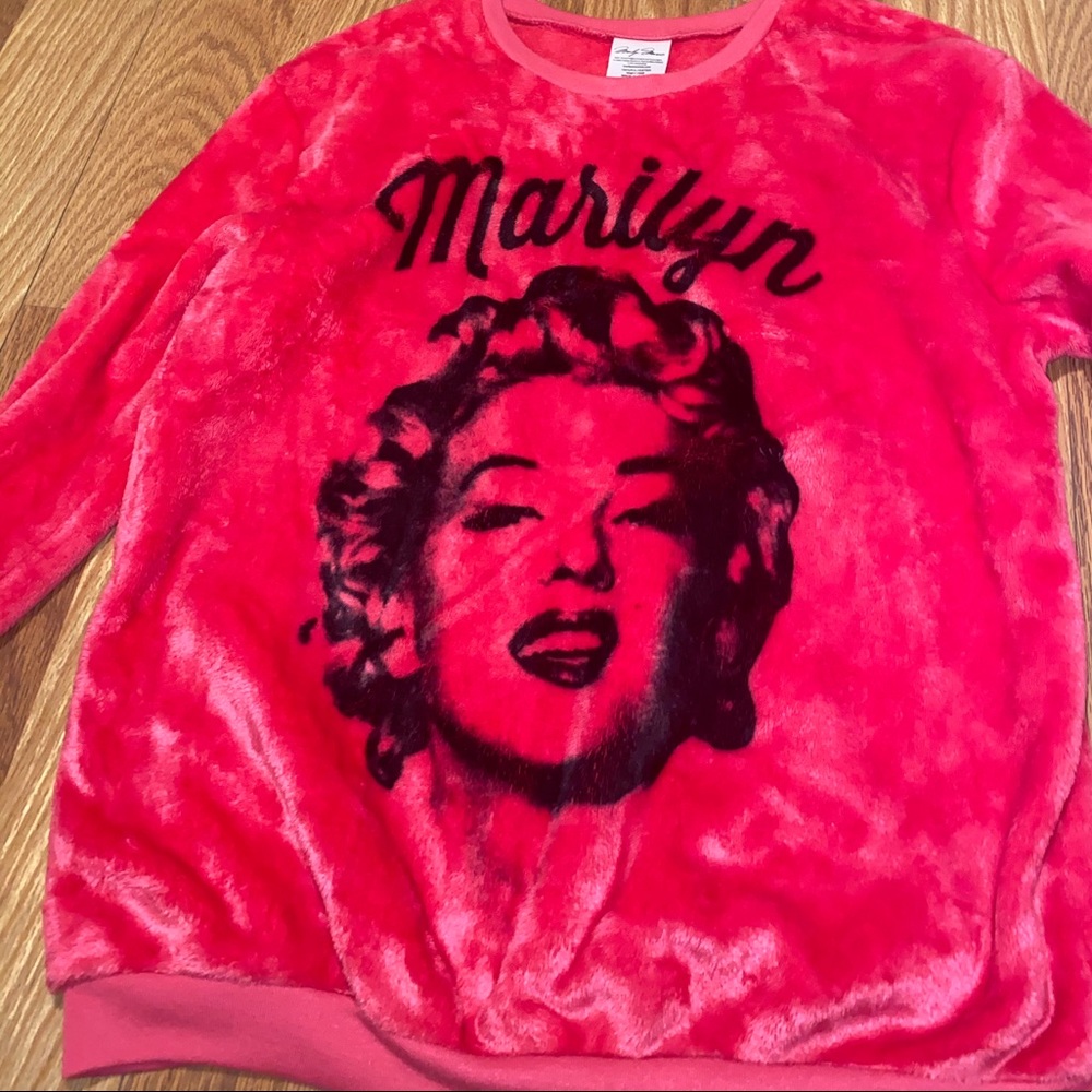 Pink Marilyn Monroe soft sweater